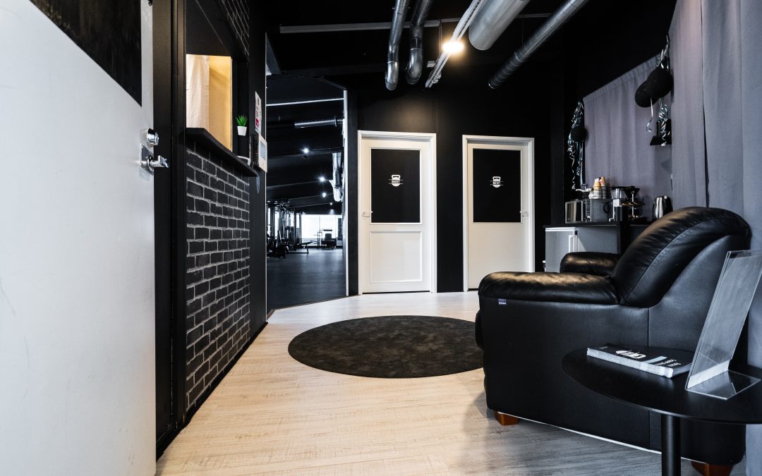 KUNTOSALIHARJOITTELU SELKÄKIPUJEN EHKÄISYYN